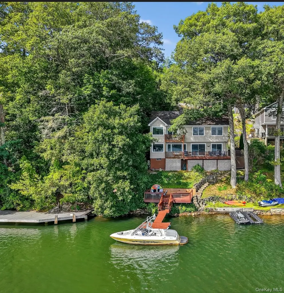 60 Lakeview Drive Holmes NY 12531