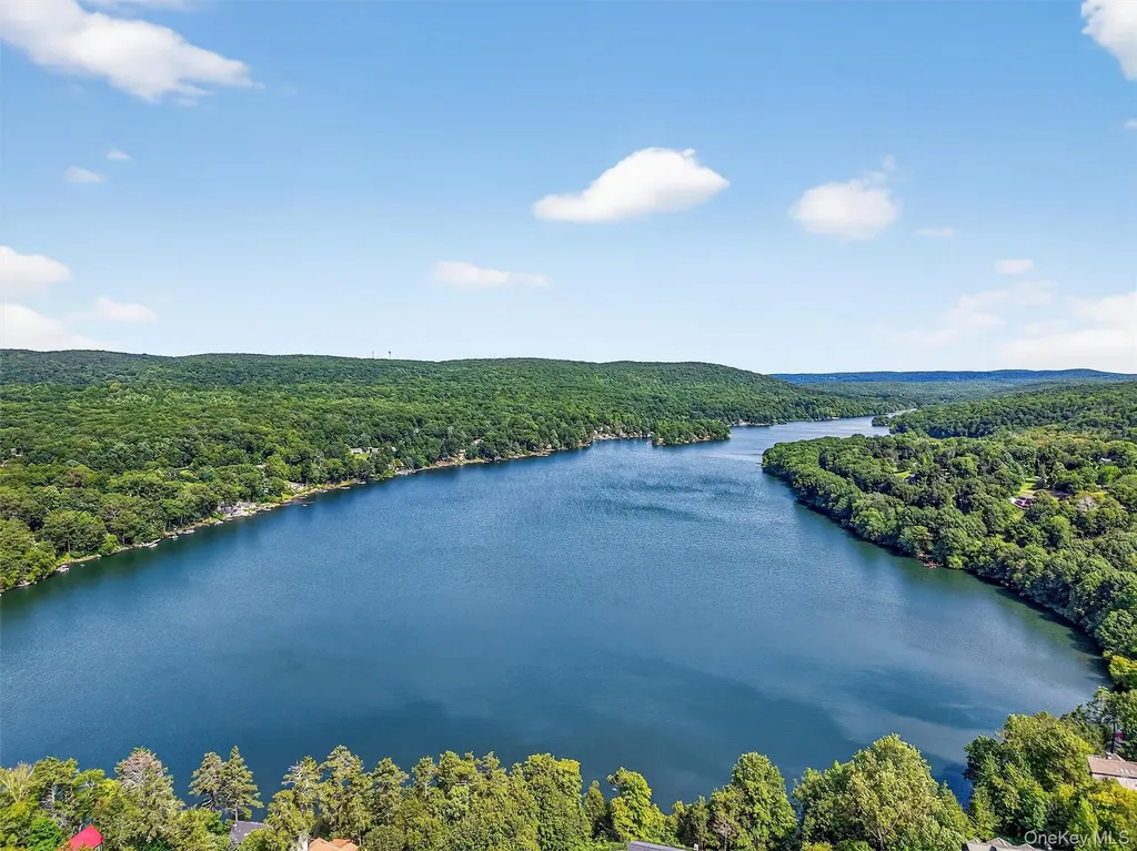 60 Lakeview Drive Holmes NY 12531