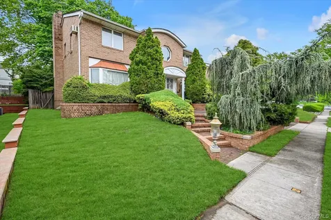 138-45 78TH Drive Kew Garden Hills NY 11367