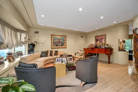 138-45 78th Drive Kew Garden Hills NY 11367