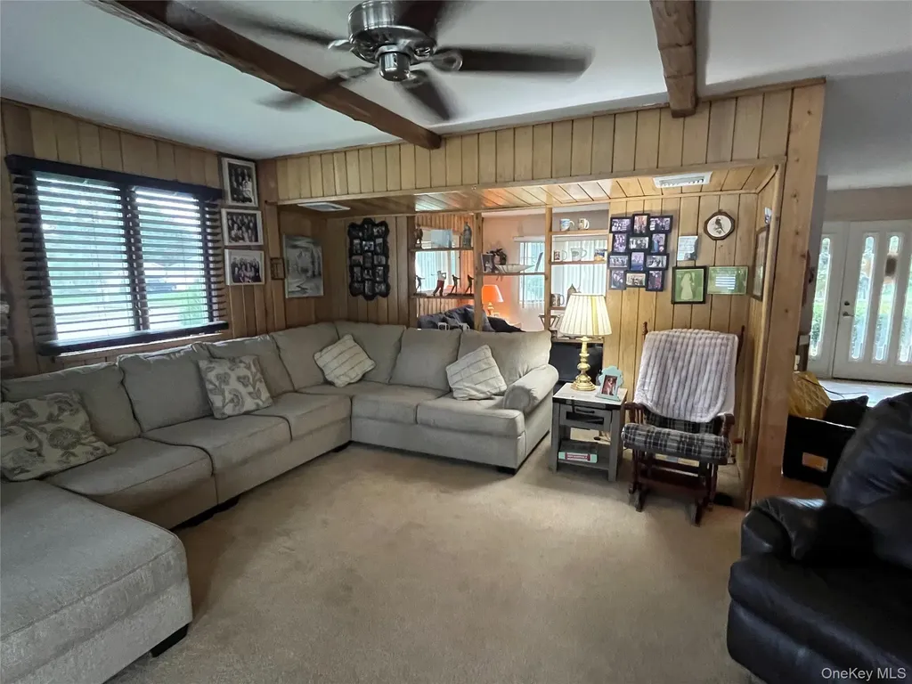 9 Hollings Drive Deer Park NY 11729