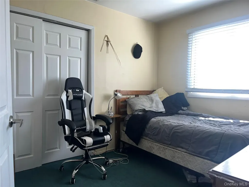 9 Hollings Drive Deer Park NY 11729
