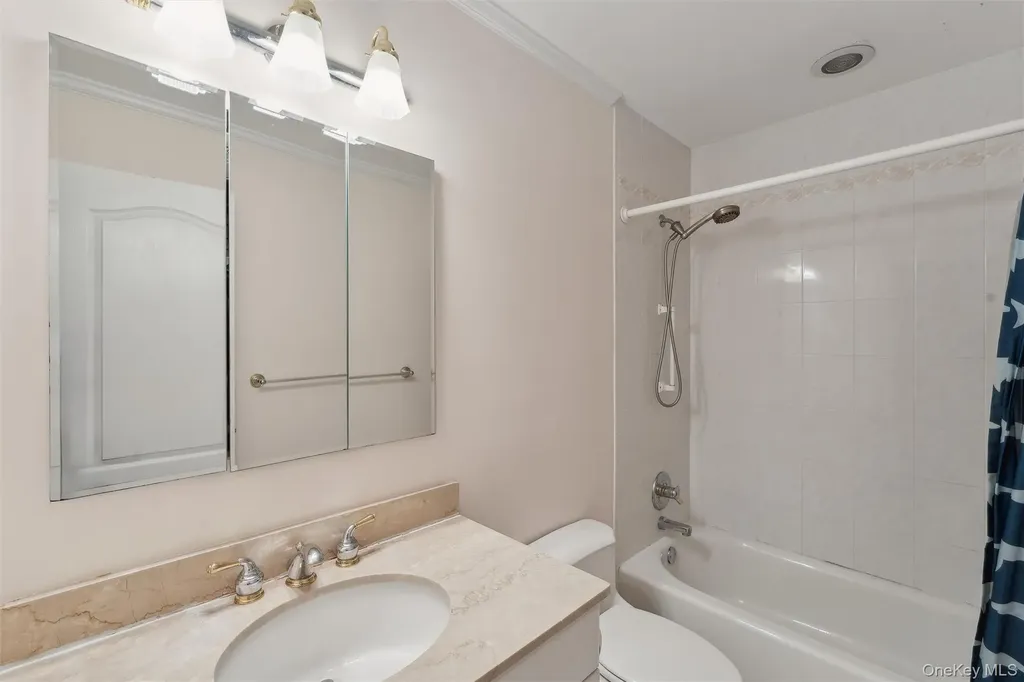 6 Wintergreen Lane Westhampton NY 11977