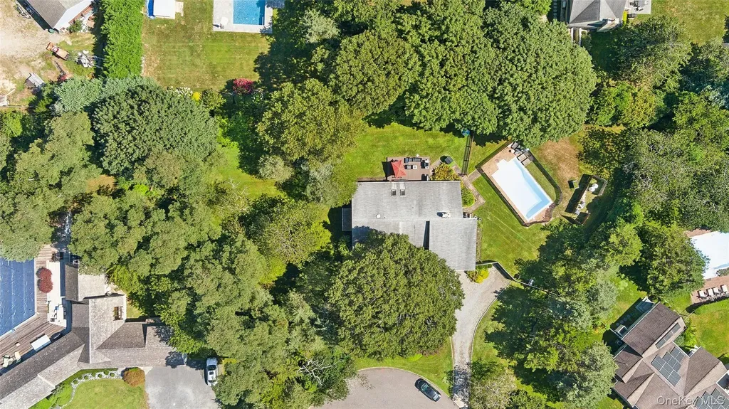 6 Wintergreen Lane Westhampton NY 11977