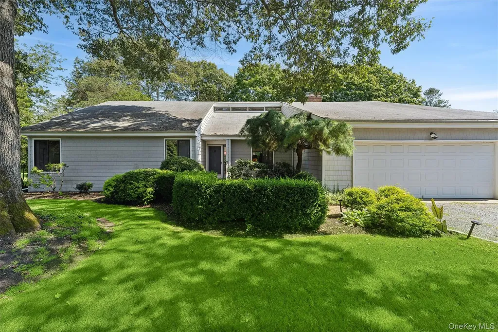 6 Wintergreen Lane Westhampton NY 11977