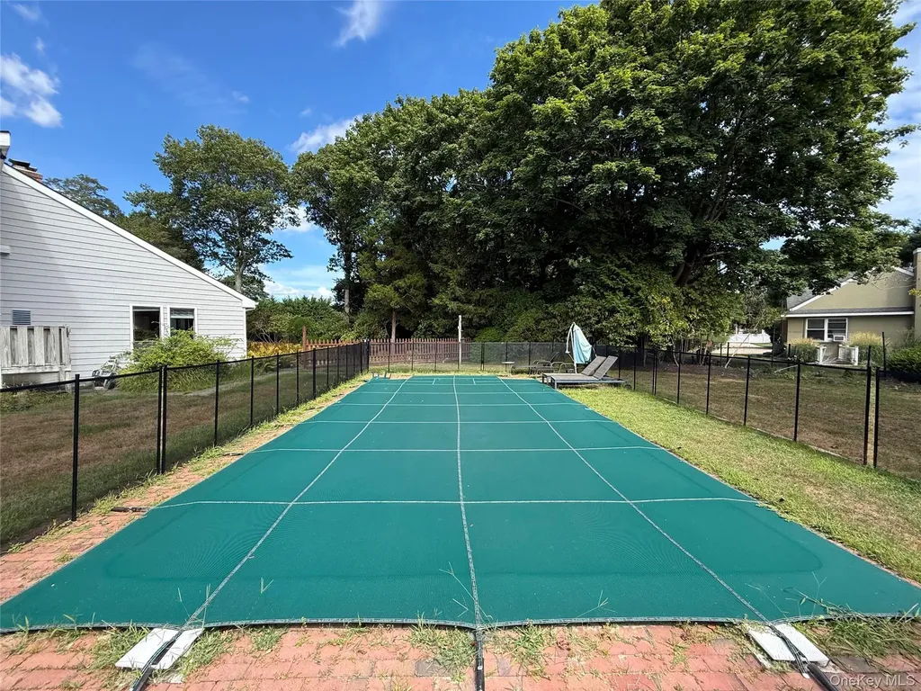 6 Wintergreen Lane Westhampton NY 11977