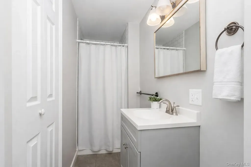 2748 W Main Street Poughkeepsie NY 12590