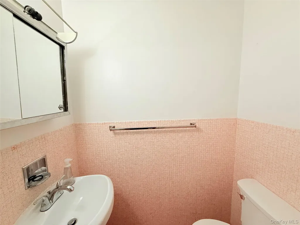 516 Mclean Avenue Yonkers NY 10705