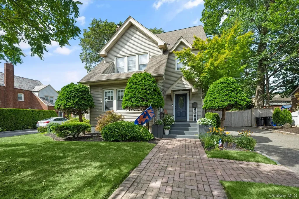 99 Rider Avenue Malverne NY 11565