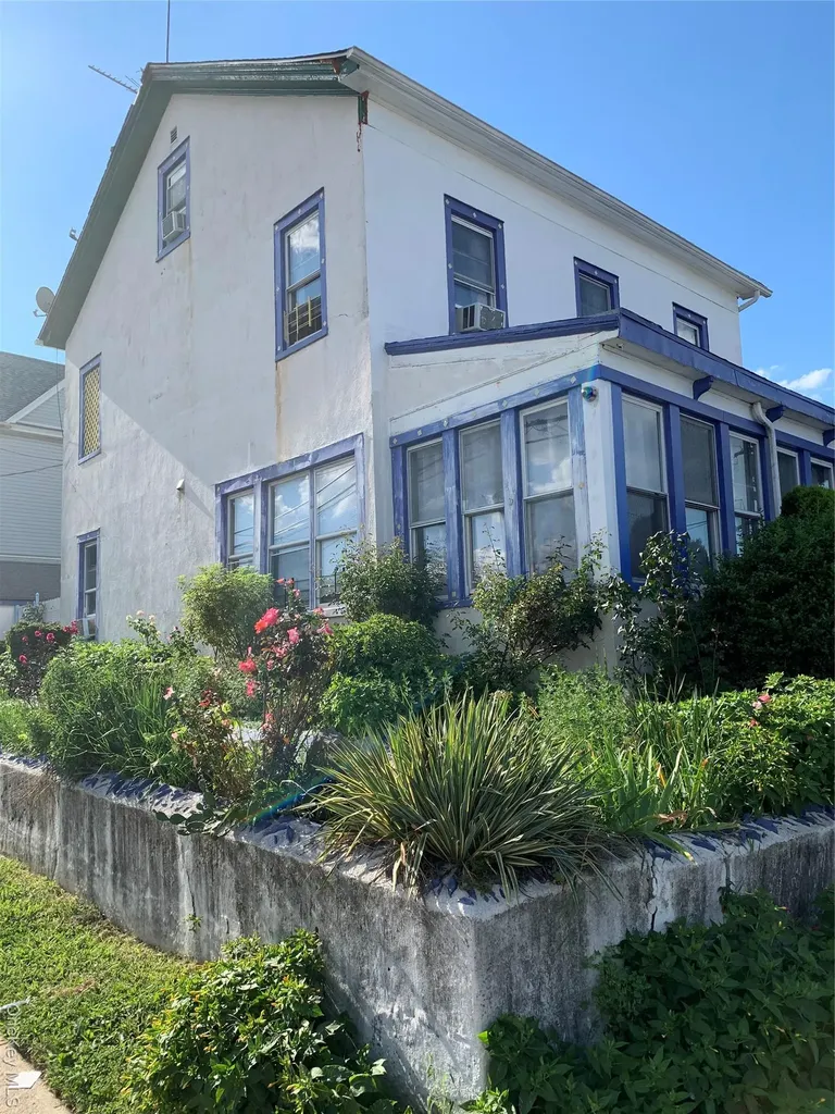 1228 150th Street Whitestone NY 11357