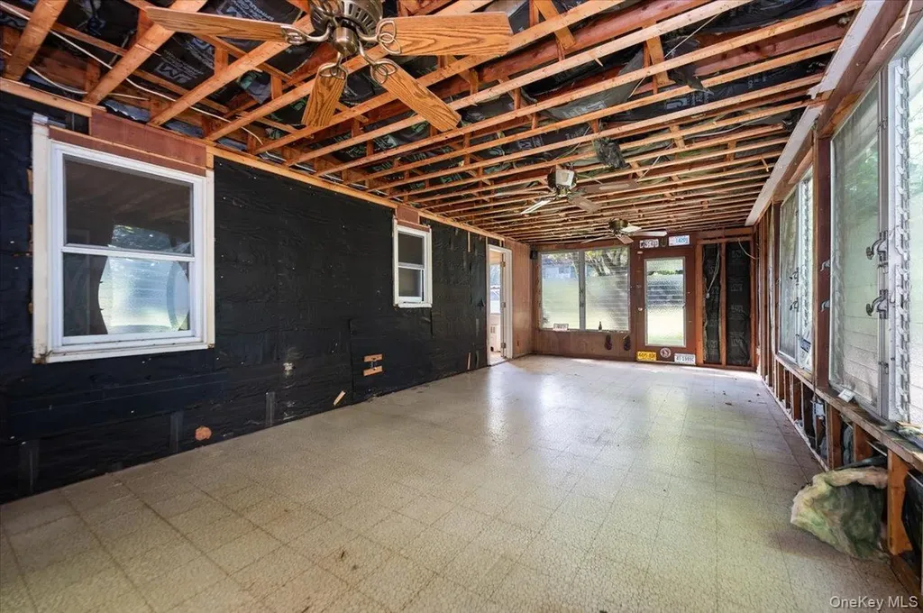 10 Hampton Terrace White Plains NY 10607