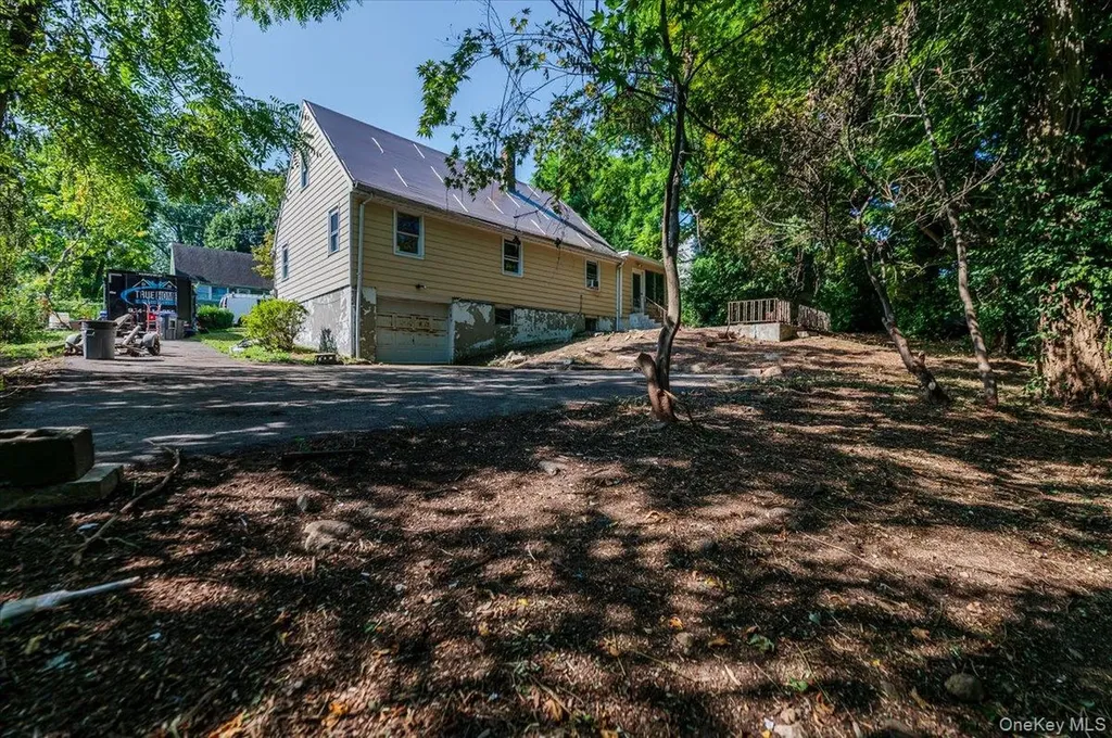 10 Hampton Terrace White Plains NY 10607