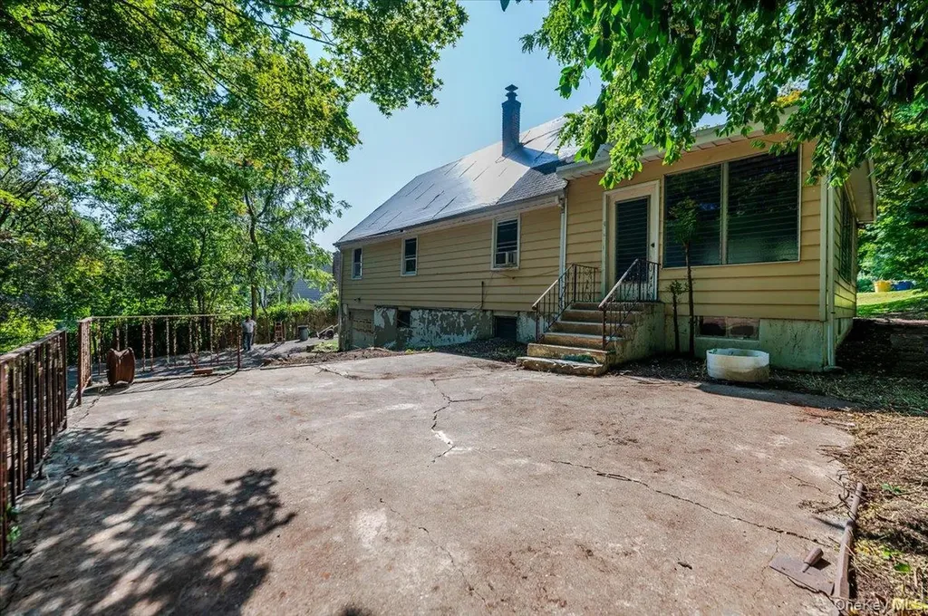 10 Hampton Terrace White Plains NY 10607