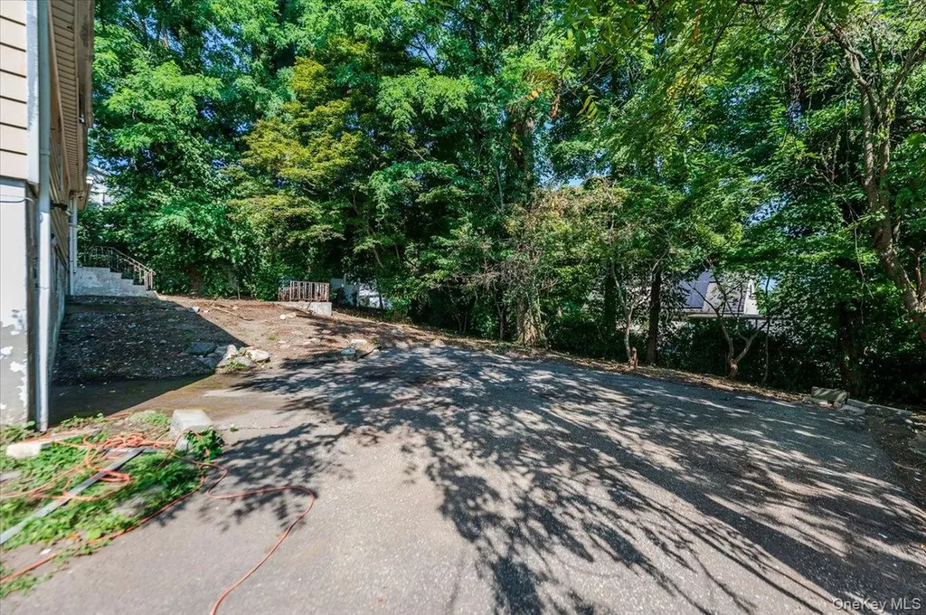 10 Hampton Terrace White Plains NY 10607