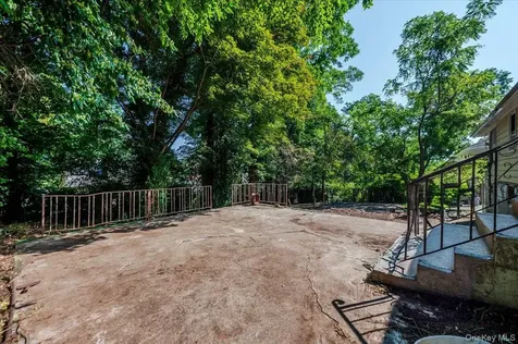 10 Hampton Terrace White Plains NY 10607