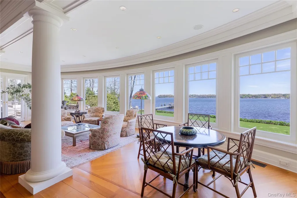 227 Dock Lane Great Neck NY 11024
