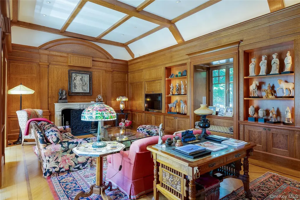 227 Dock Lane Great Neck NY 11024