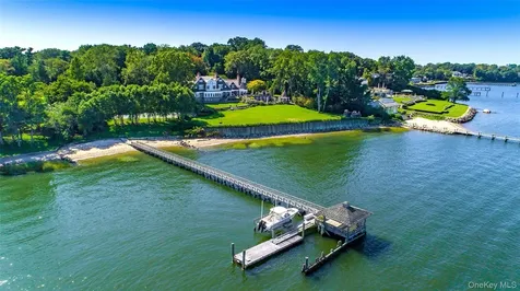 227 Dock Lane Great Neck NY 11024
