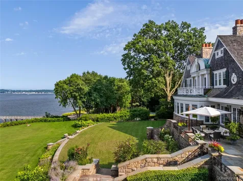 227 Dock Lane Great Neck NY 11024