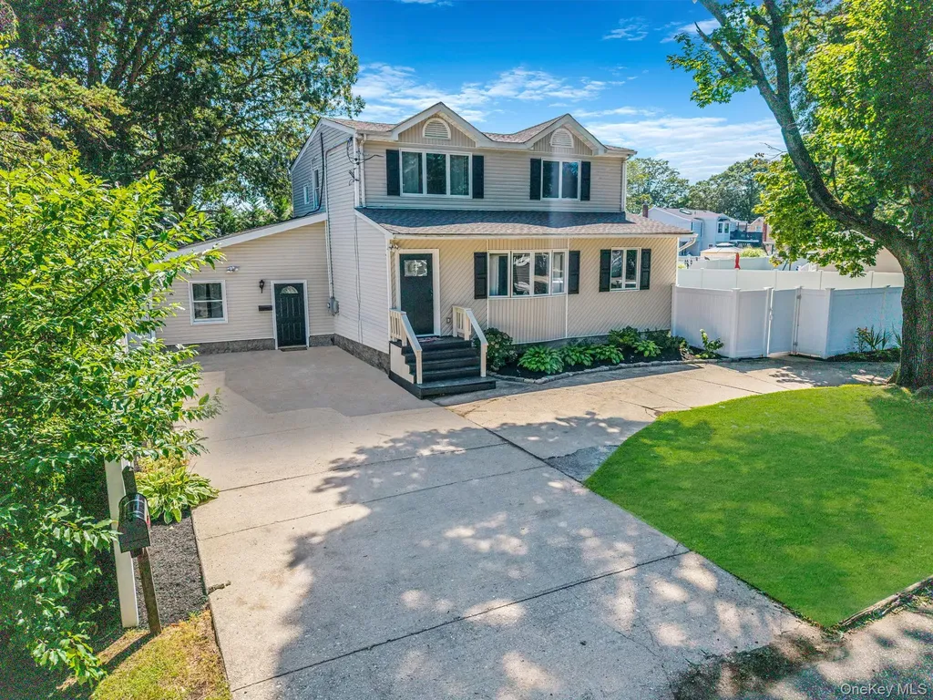 10 Roy Avenue West Islip NY 11795