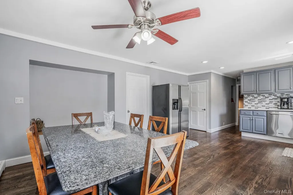 10 Roy Avenue West Islip NY 11795