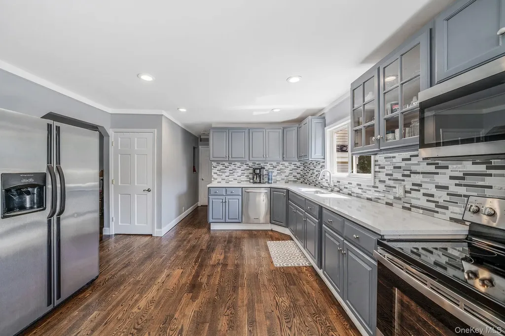 10 Roy Avenue West Islip NY 11795