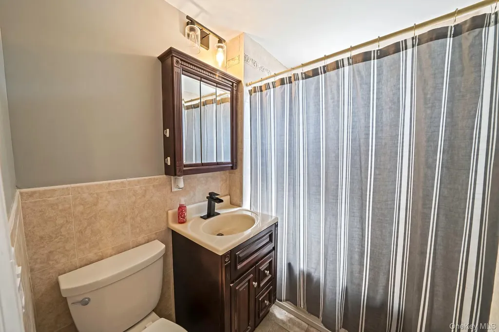 10 Roy Avenue West Islip NY 11795
