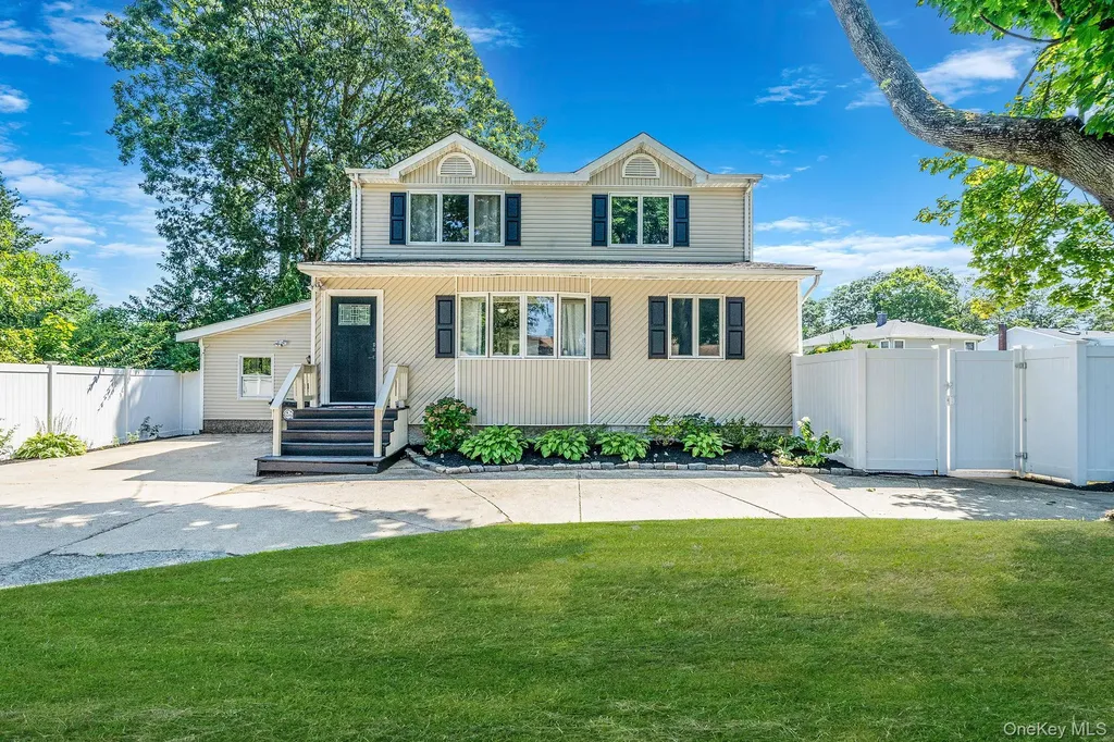 10 Roy Avenue West Islip NY 11795