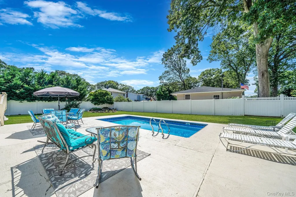 10 Roy Avenue West Islip NY 11795