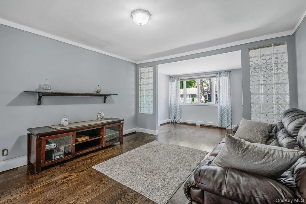 10 Roy Avenue West Islip NY 11795