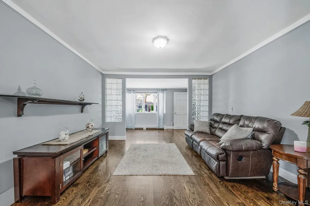 10 Roy Avenue West Islip NY 11795