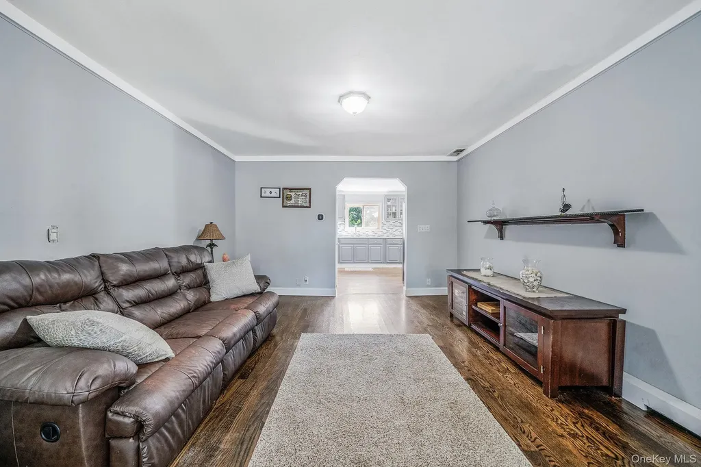 10 Roy Avenue West Islip NY 11795
