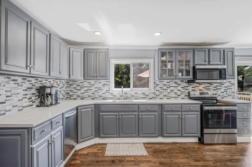 10 Roy Avenue West Islip NY 11795