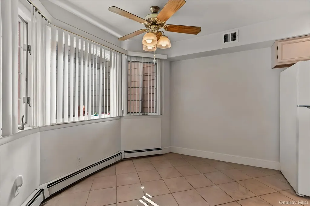 18 Lakeside Lane Bay Shore NY 11706
