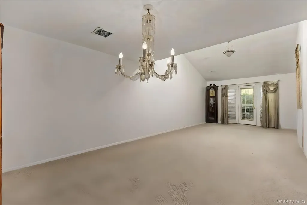 18 Lakeside Lane Bay Shore NY 11706