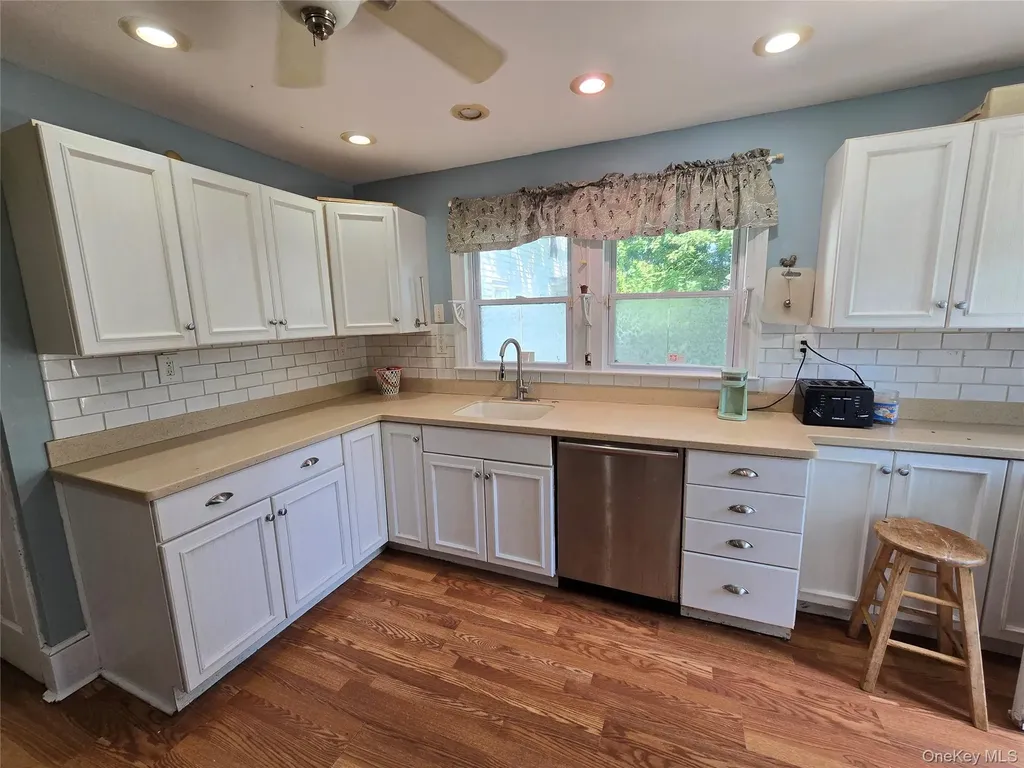 63 Manitou Avenue Poughkeepsie NY 12603