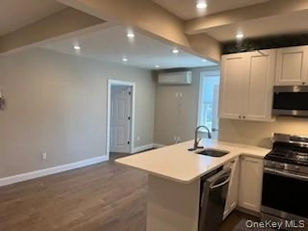 63 Broadway Greenlawn NY 11740