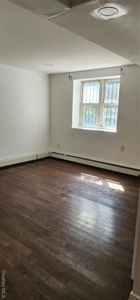 2751 Fish Avenue Bronx NY 10469