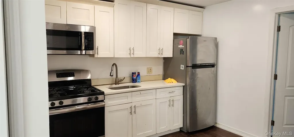 2751 Fish Avenue Bronx NY 10469