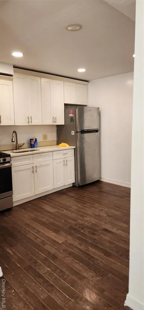 2751 Fish Avenue Bronx NY 10469