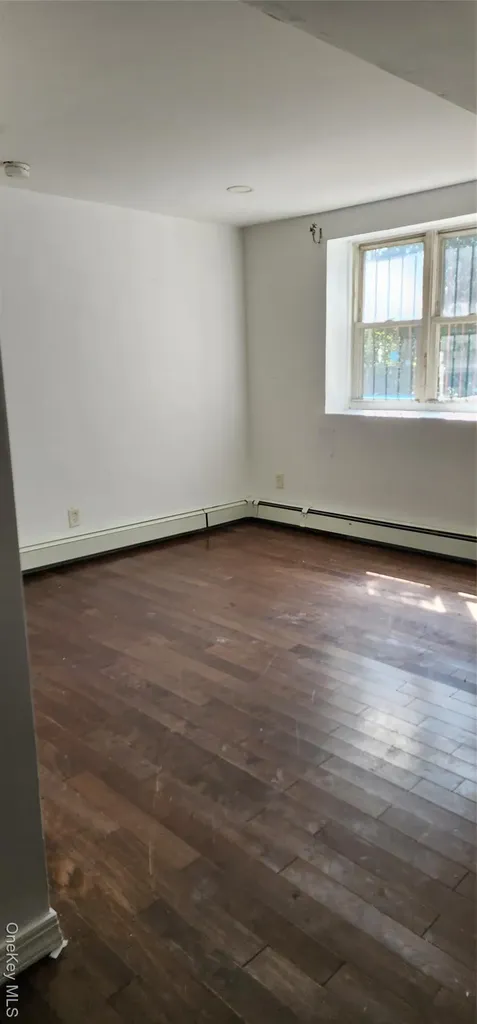 2751 Fish Avenue Bronx NY 10469