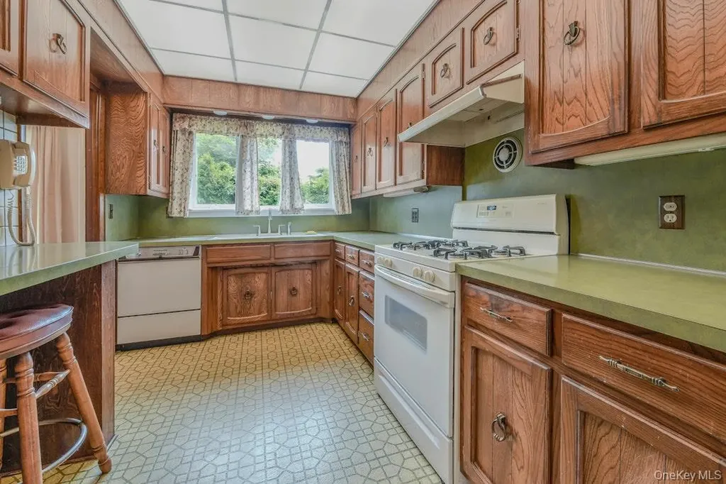 30 Center Drive Riverhead NY 11901