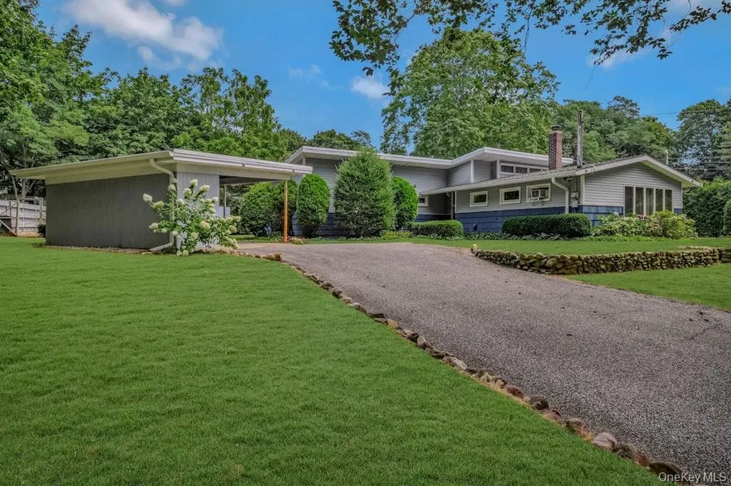 30 Center Drive Riverhead NY 11901