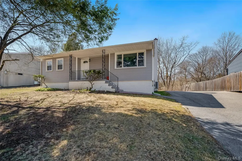 34 Pine Echo Drive Poughkeepsie NY 12601
