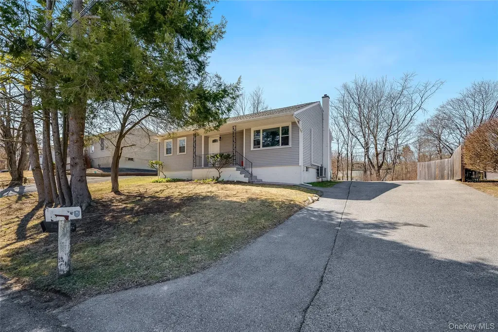 34 Pine Echo Drive Poughkeepsie NY 12601