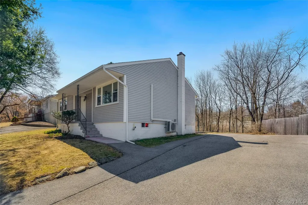 34 Pine Echo Drive Poughkeepsie NY 12601