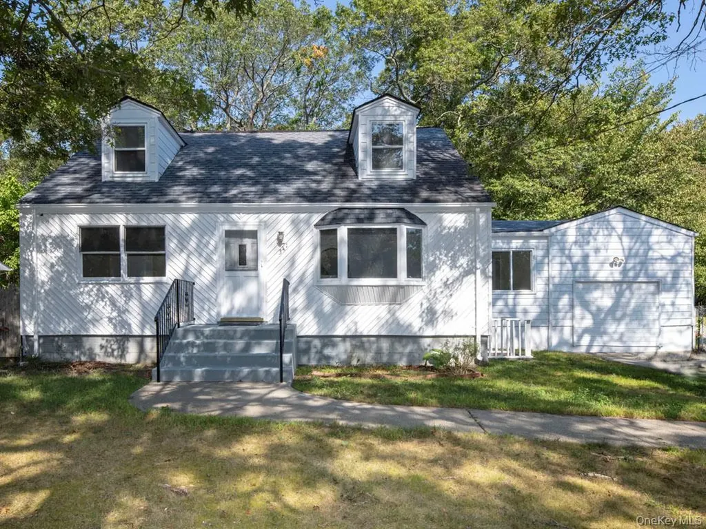 341 Mill Road Medford NY 11763
