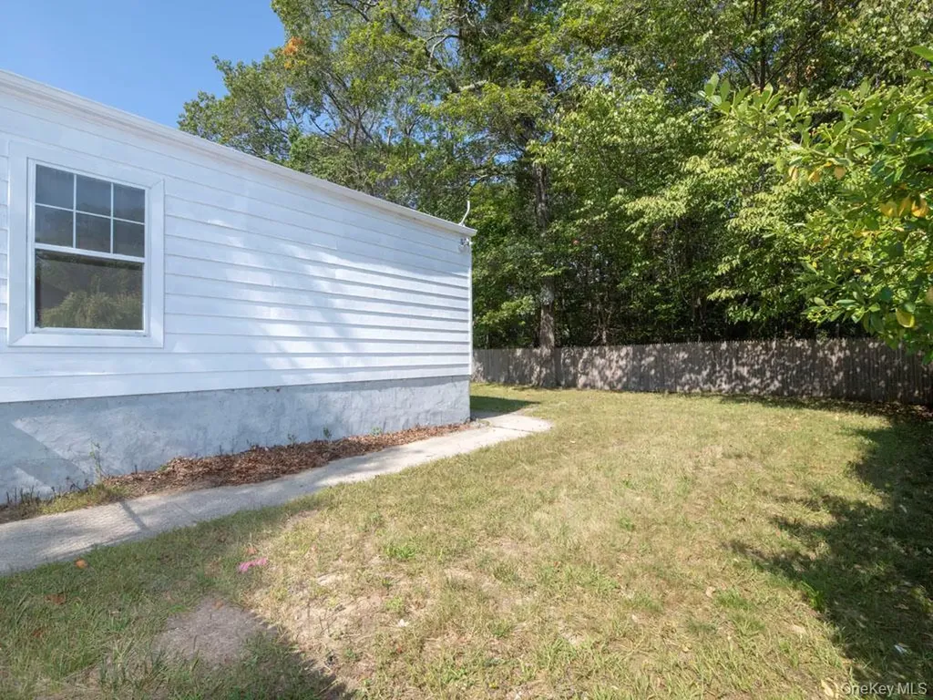 341 Mill Road Medford NY 11763