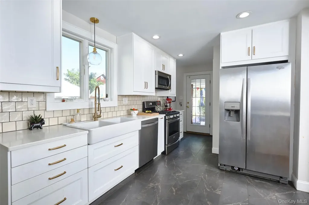 80 Oak Street Lynbrook NY 11563