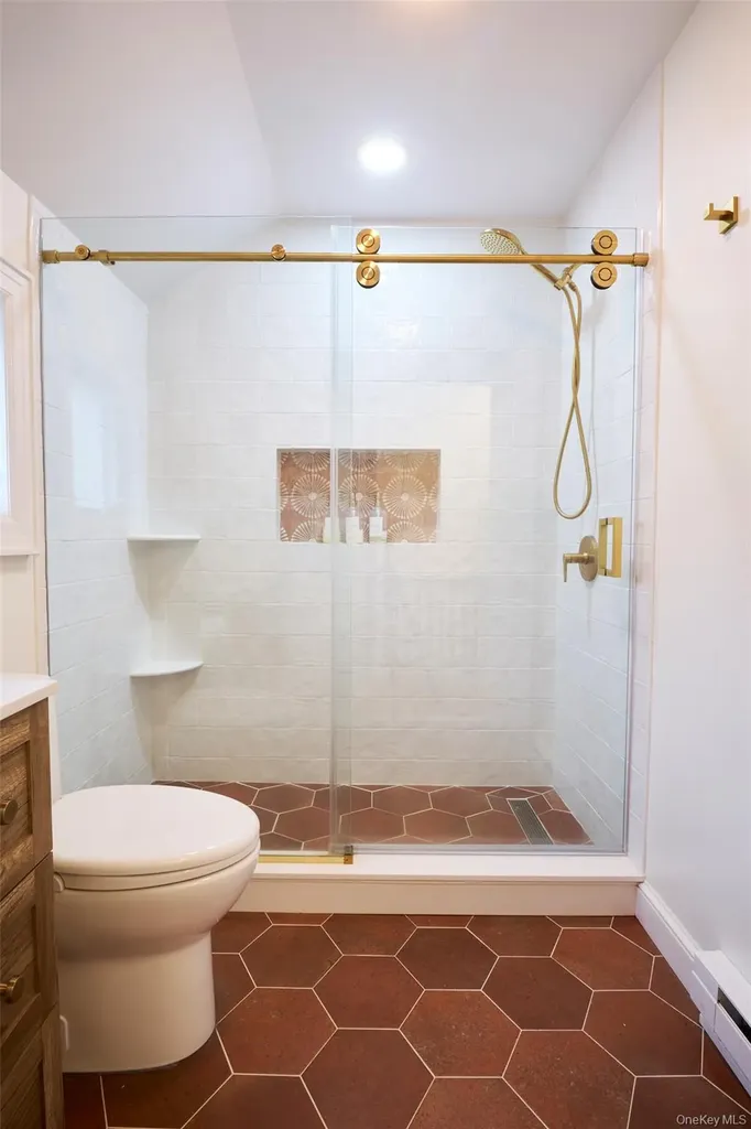 80 Oak Street Lynbrook NY 11563